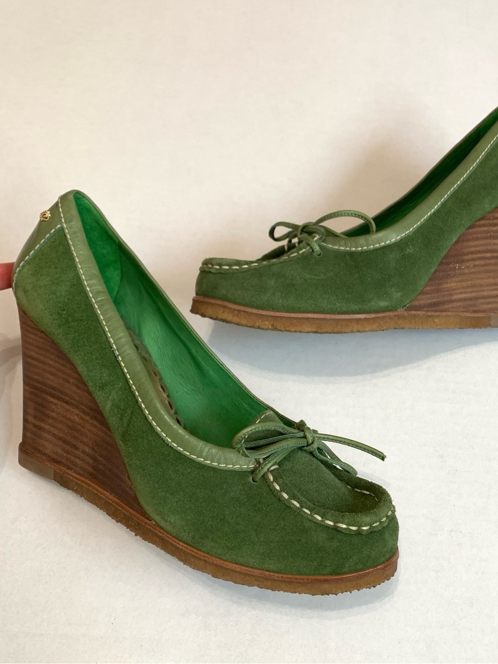 Y2K Juicy Couture Green Suede Moccasin Wedge Heels Size 9 Women’s